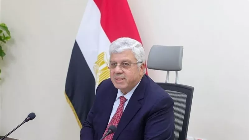 عاشور يوجه الجامعات بالتنسيق مع المحافظين بشأن تعطيل الدراسة بسبب الطقس