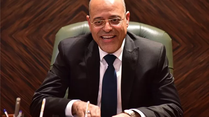 وزير العمل: قانون العمل الجديد ضمان حقوق العامل المالية عند ترك أو الفصل من العمل