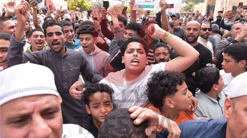 طفل دمنهور.. أهالي البحيرة أمام المحكمة: قضية ياسين تخص الشعب المصري كله