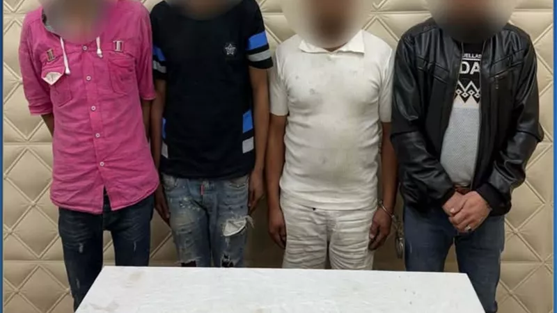 اعترافات المتهمين باستدراج صاحب محل: جردناه من ملابسه وصورناه لابتزازه