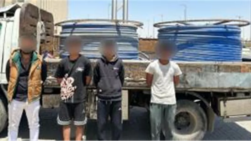 القبض على 4 أشخاص سرقوا أسلاك إنترنت من شركة بالتجمع الأول
