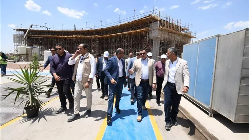 وزير الإسكان يتفقد المرحلة الثانية من مشروع مأخذ المياه العكرة بالمعادي