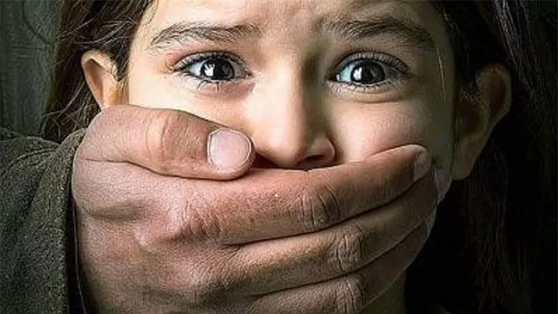 بعد قضية طفل دمنهور.. خبير قانوني يوضح الفرق بين الاغتصاب وهتك العرض