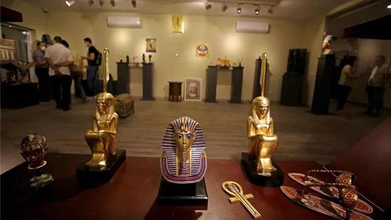 سفير مصر في المكسيك يشارك في افتتاح معرض للمستنسخات الأثرية المصرية