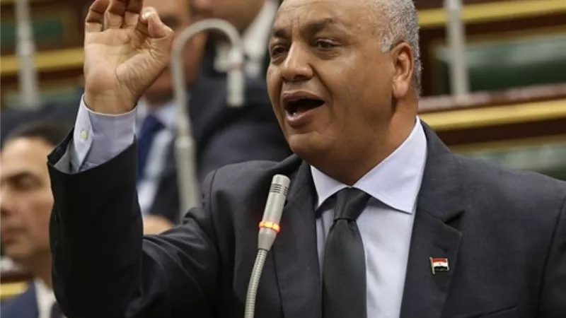 مصطفي بكري: مش معقول عمارة في الزمالك إيجار الشقة فيها 5 جنيه