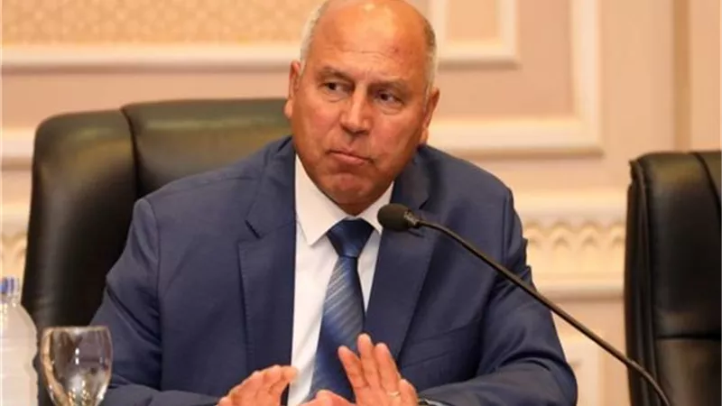 كامل الوزير: لا امتيازات لـ صحفيين أو ضباط أو قضاة في وسائل النقل العام