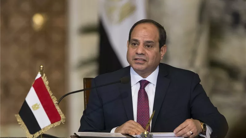 الرئيس السيسي يتسلم دعوة من نظيره العراقي لحضور القمة العربية