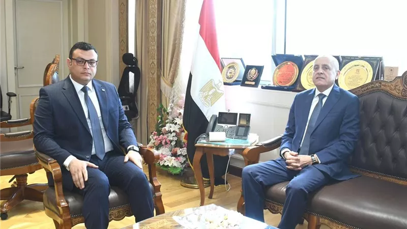 وزير الإسكان لمحافظ الأقصر: الانتهاء من مشروعات مبادرة 