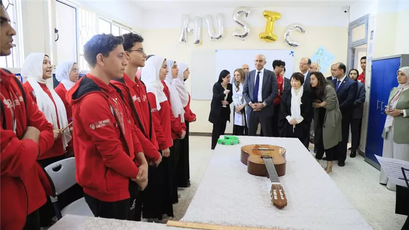 عبد اللطيف وتوشيكو يتفقدان مدرسة السويدي للتكنولوجيا.. وإشادة بالمستوى العلمي