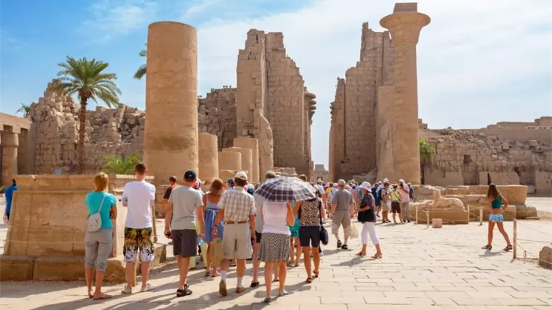 15.3 مليار دولار إيرادات السياحة في 2024.. والليالي السياحية تقود النمو