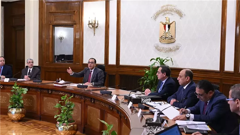 هل تخطط الحكومة لتقليل الإجازات؟.. مقترح يشعل الجدل