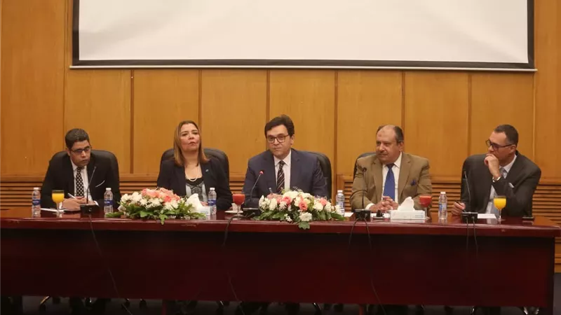 وزير الثقافة يبحث تطوير أكاديمية الفنون ويعلن فتح باب الترشح لرئاستها