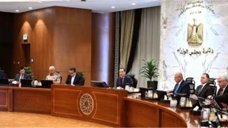 البترول تحسم الجدل: لا مشكلات في جودة البنزين بعد فحص العينات