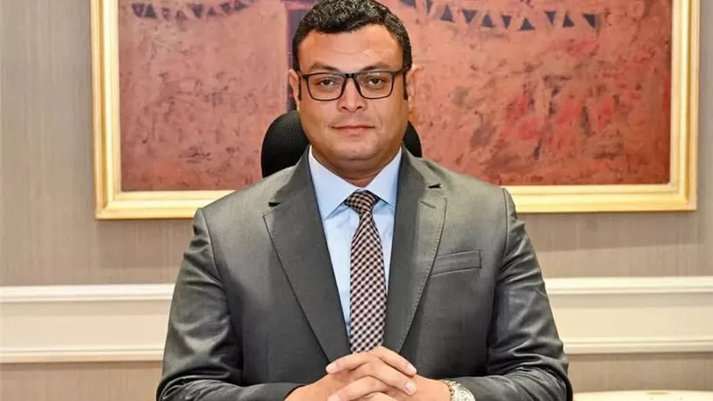 وزير الإسكان يتابع تنفيذ خط مياه السخنة المغذي لمدن السلام والسويس الجديدة