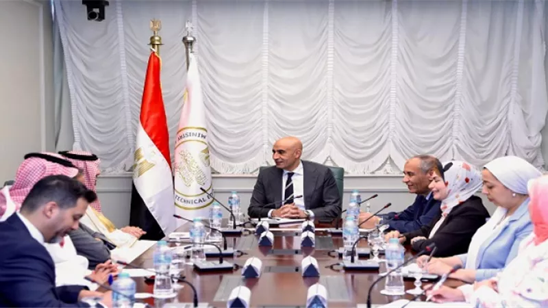 وزير التعليم يبحث مع مدير مكتب التربية العربي تعزيز فرص التعاون