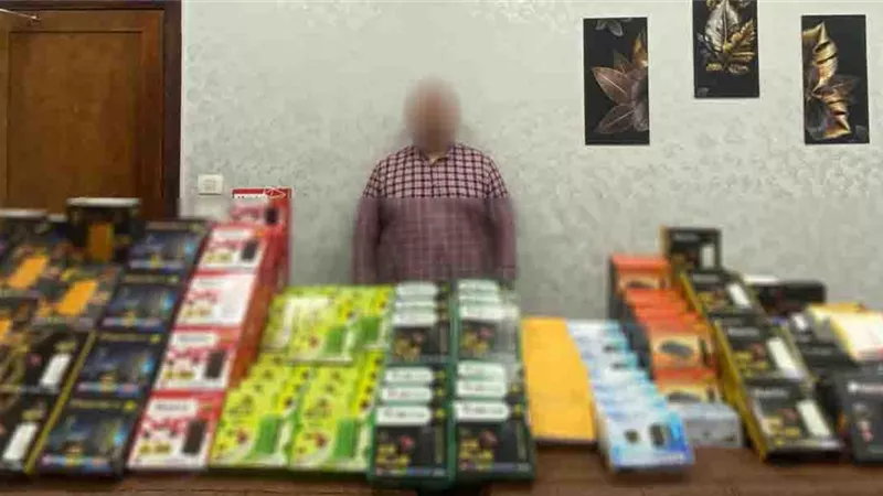 ضبط صاحب محل يبيع أجهزة 