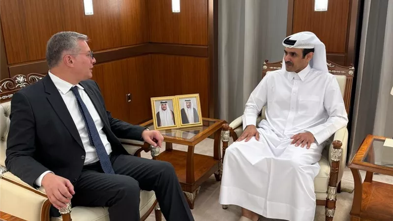 البترول: توقيع عقود طويلة الأجل لتوريد الغاز الطبيعي من قطر