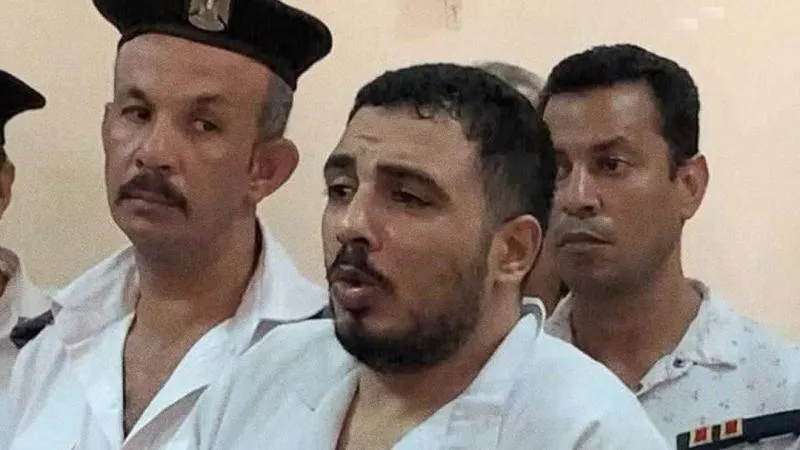 آخر المسارات القانونية.. سفاح التجمع يتقدم بالتماس بعد تأييد حكم إعدامه