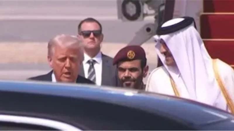 أمير قطر يستقبل ترامب في مستهل زيارته للدوحة