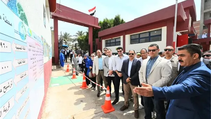 وزير الإسكان ومحافظ الشرقية يتفقدان محطة تنقية مياه شرب العزيزية بمنيا القمح