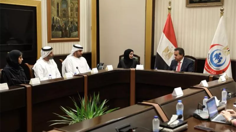 وزير الصحة يبحث مع مسؤول إماراتي تطوير الخدمات بمستشفيي الشيخ زايد وآل نهيان
