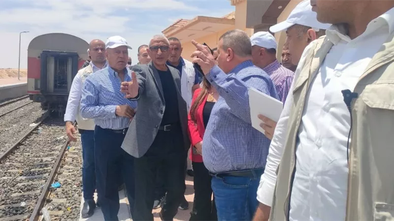 وزير النقل يتابع تنفيذ مشروع خط سكة حديد بئر العبد - العريش