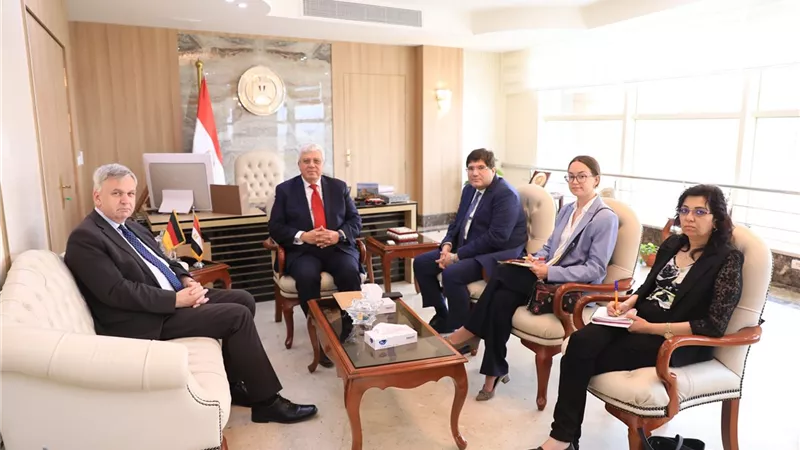 وزير التعليم العالي يبحث مع السفير الألماني بالقاهرة سبل تعزيز التعاون المشترك