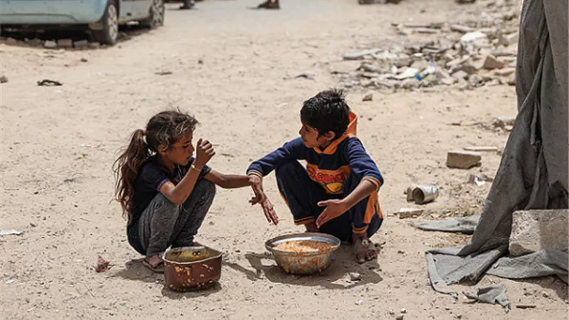 الأمم المتحدة: تسع شاحنات مساعدات إلى غزة عبر معبر كرم أبو سالم
