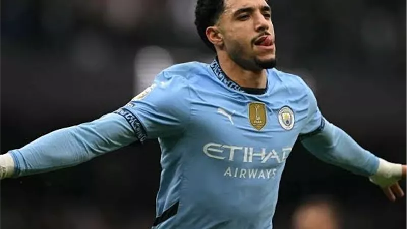 جوارديولا يتغنى بـ عمر مرموش
