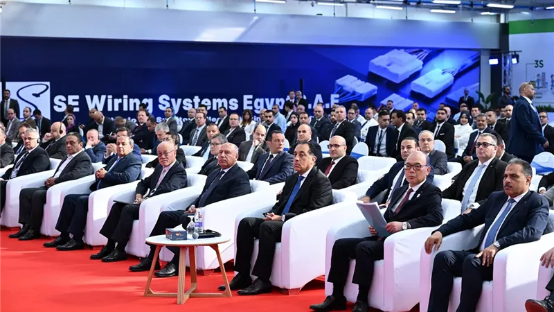 رئيس الوزراء: الحكومة حريصة على توفير الدعم لشركة 