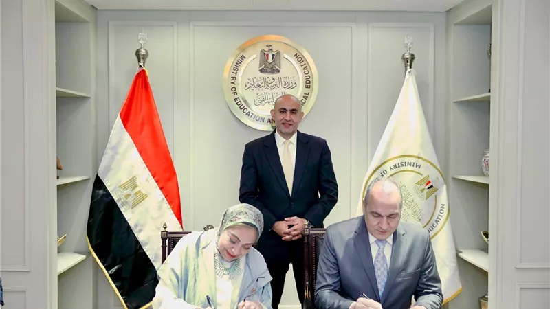 وزير التعليم يوقع بروتوكول جديد لرفع كفاءة العاملين بمدارس اللغات