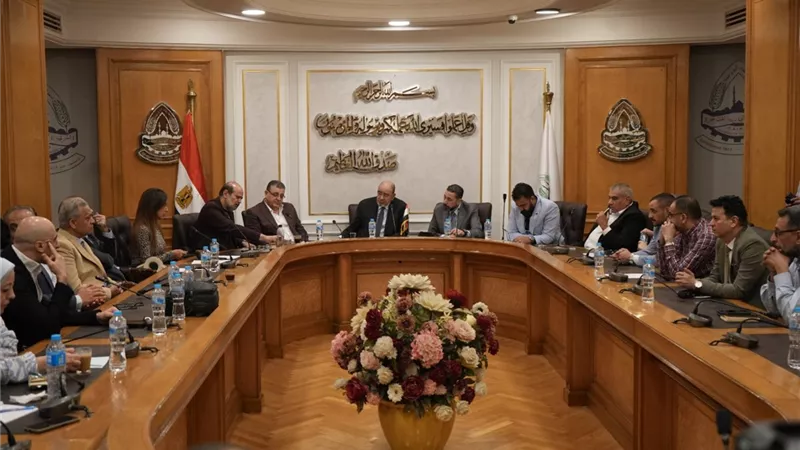 محمد إسماعيل عبده: صرف الشريحة الثالثة من مستحقات شركات المستلزمات الطبية