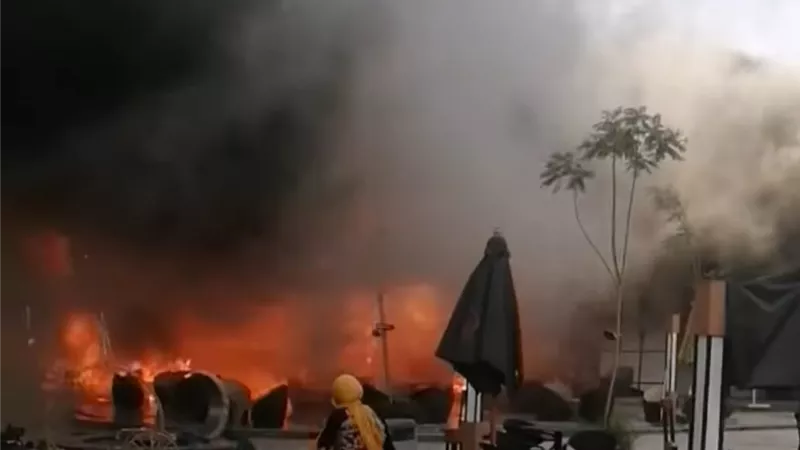 السيطرة على حريق بمطعم في ممشى سياحي بالشيخ زايد دون إصابات