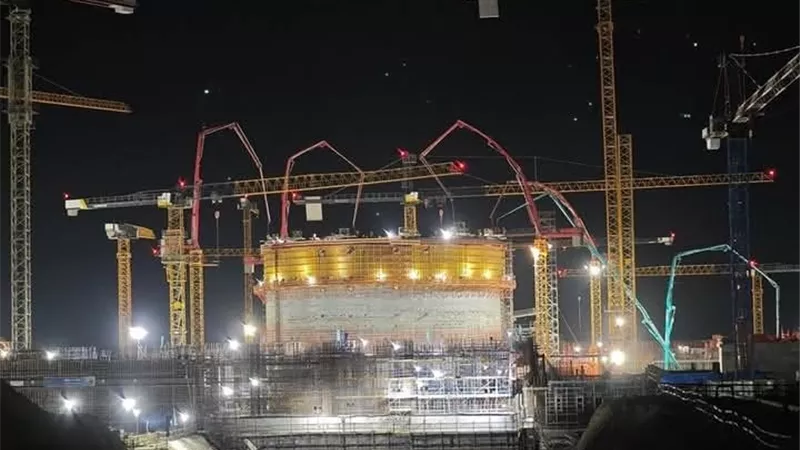 المحطات النووية: اكتمال الصبة الخرسانية للمستوى الثاني لمبنى وعاء الاحتواء الداخلي للمفاعل 