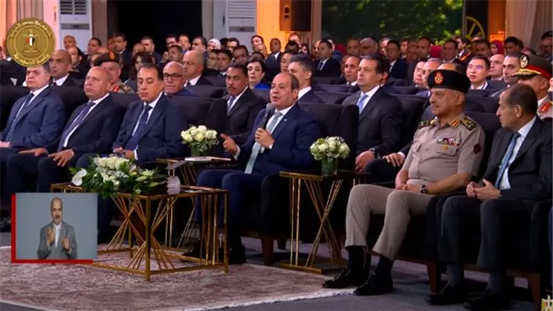 الرئيس السيسي: مشروعات الطرق في سيناء ستساهم في زرعة 500 ألف فدان