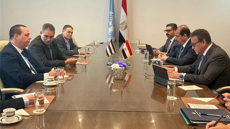 الصحة تبحث التعاون مع موريتانيا وكوبا في التصنيع الدوائي والتأمين الصحي