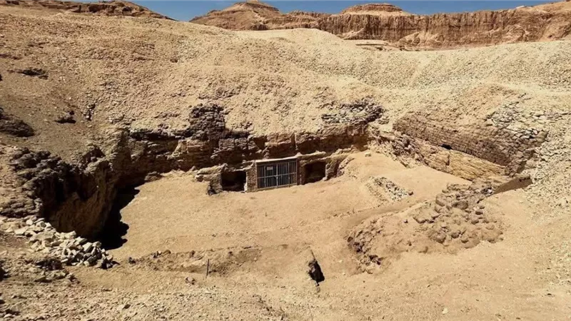 تخص عمدة طيبة.. اكتشاف مقبرة Kampp23 بالأقصر
