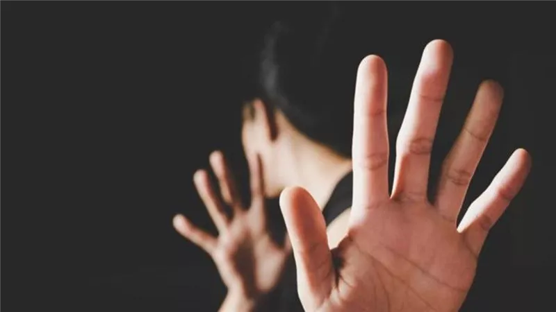 ضبط مندوب مبيعات لاتهامه بالتحرش بممرضة داخل ميكروباص في أكتوبر