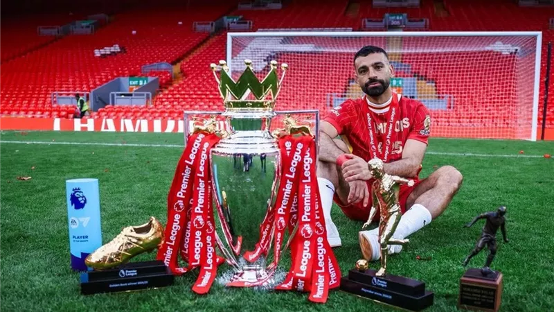 قائمة رغم صعوبتها.. فرص محمد صلاح في الفوز بالكرة الذهبية