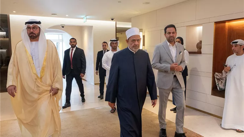 شيخ الأزهر يصل الإمارات للمشاركة في قمة الإعلام العربي بدعوة رسمية