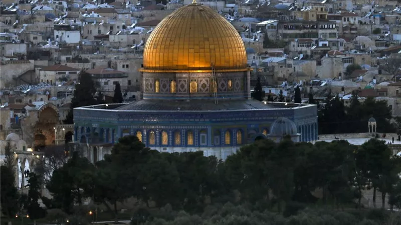 اللجنة الوزارية العربية تحذر من عزل القدس بمخطط E1 الاستيطاني