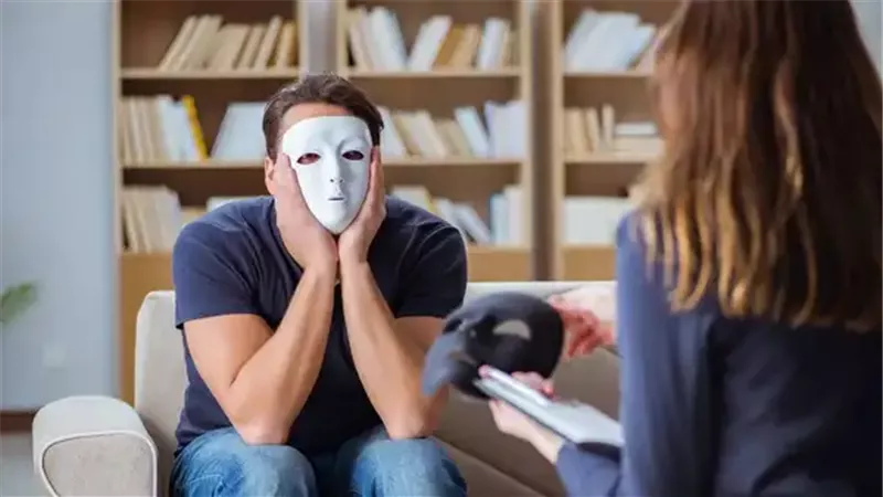 علامات تكشف الشخصية النرجسية.. أبرزها الأنانية والاستغلال