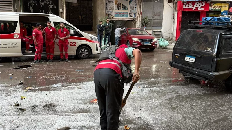نتائج المسح الميداني لأمطار الإسكندرية: تلفيات بالجراجات والشرفات وسقوط لوحات إعلانية