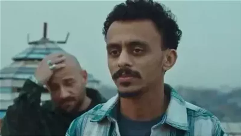 بكر طرده وشاكر أهانه وفيديو المترو منحه الشهرة.. رحلة كزبرة المظلوم 