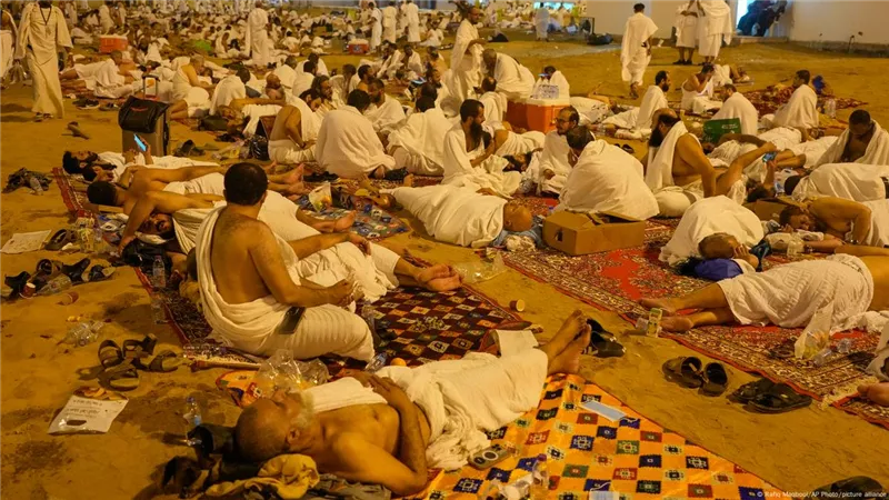 موسم الحج.. هل ينجح الذكاء الاصطناعي في كسر معادلة الحرّ والموت؟