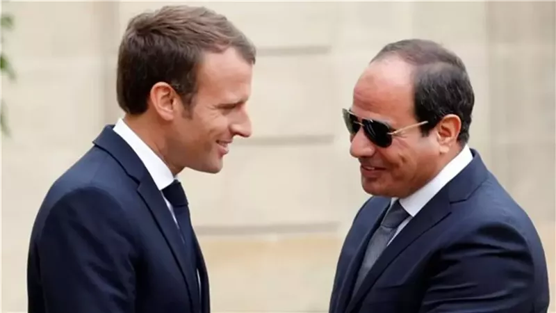 السيسي وماكرون يؤكدان دعم الشراكة الاستراتيجية وتنسيق الجهود لوقف الحرب في غزة