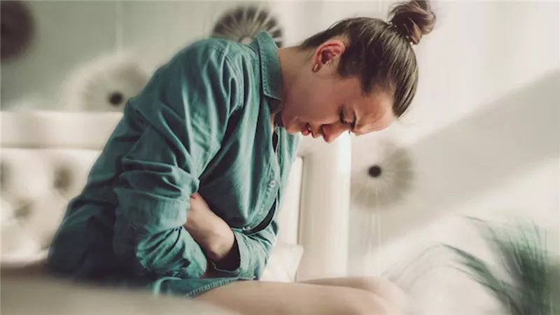 لماذا يسبب التوتر آلامًا في المعدة؟ إليك طرق العلاج 