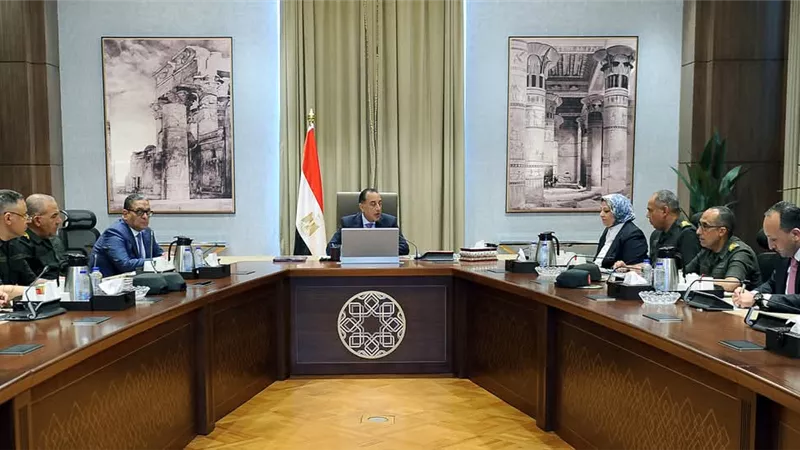 مدبولي يتابع تنفيذ مشروعات البنية الأساسية بالدلتا الجديدة