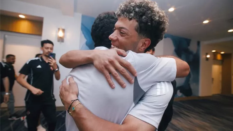 بالأحضان.. الظهور الأول لـ زيزو في معسكر الأهلي واستقبال حافل باللاعب