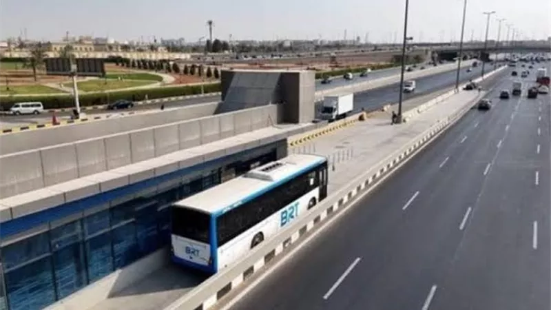 الجيزة: غلق كلي بطريق الواحات لتركيب كمرة معدنية ضمن أعمال الأتوبيس الترددي